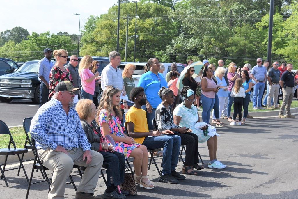 Ribbon Cutting 5-27-2022 (9)